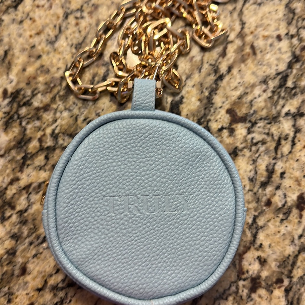 Truly hand bag - Picture 3 of 3